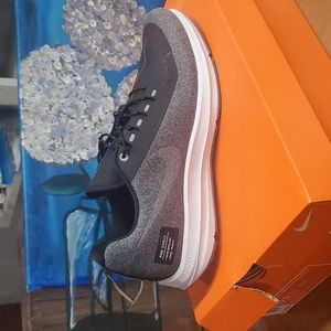 Nike Zoom Winflo 5 run shield